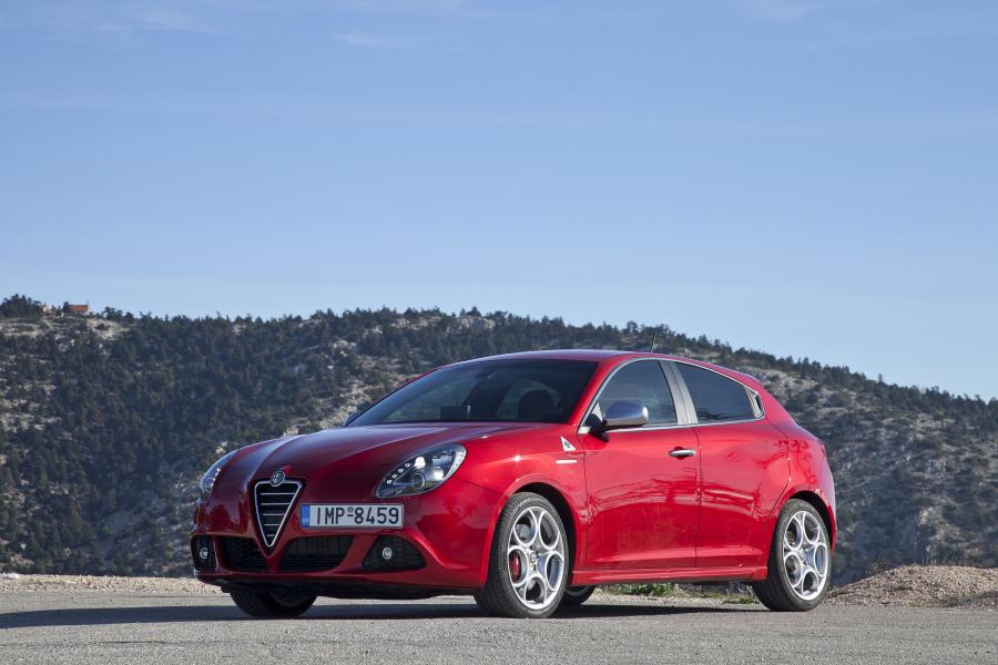  Alfa Romeo Giulietta Quadrifoglio Verde (940) 2010 года  (фото 1 из 48)